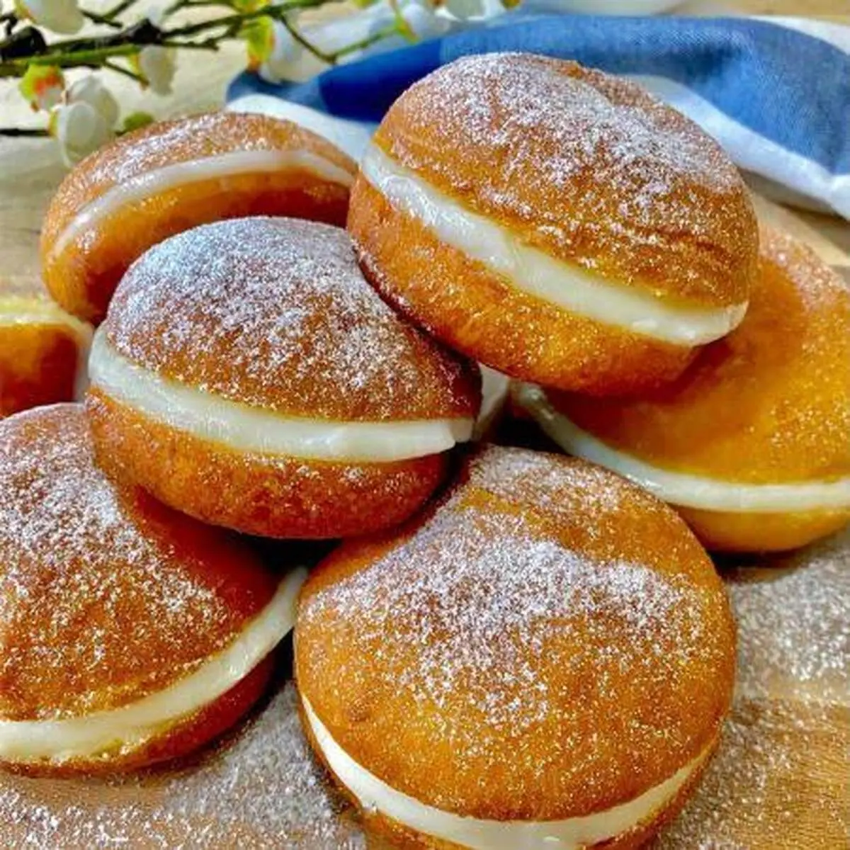 طرز تهیه پیراشکی کرمدار خانگی؛ لطیف، پف‌دار و خوشمزه + فیلم