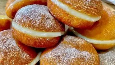 طرز تهیه پیراشکی کرمدار خانگی؛ لطیف، پف‌دار و خوشمزه + فیلم