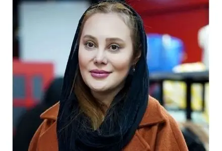 عکس های جدیدی  آرام جعفری در یک کافه لوکس