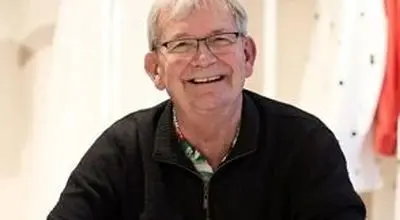 غول عکاسی درگذشت