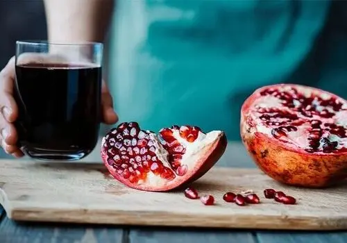 ۳ فایده شگفت‌انگیز آب انار که نباید از آن غافل شوید!