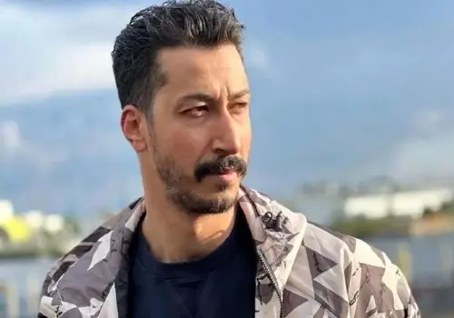 قاب خاطره انگیز از اولین حضور بهرام افشاری در سینما ۱۲ سال پیش + عکس