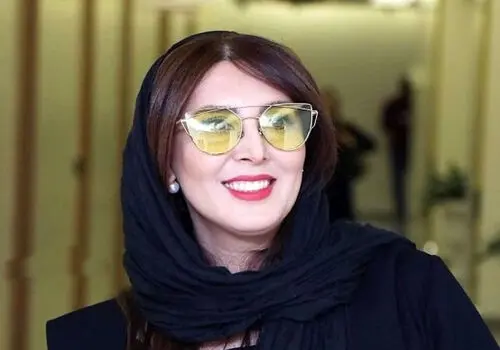استایل مشکی لیلا بلوکات در کنار آقای خواننده معروف+ عکس