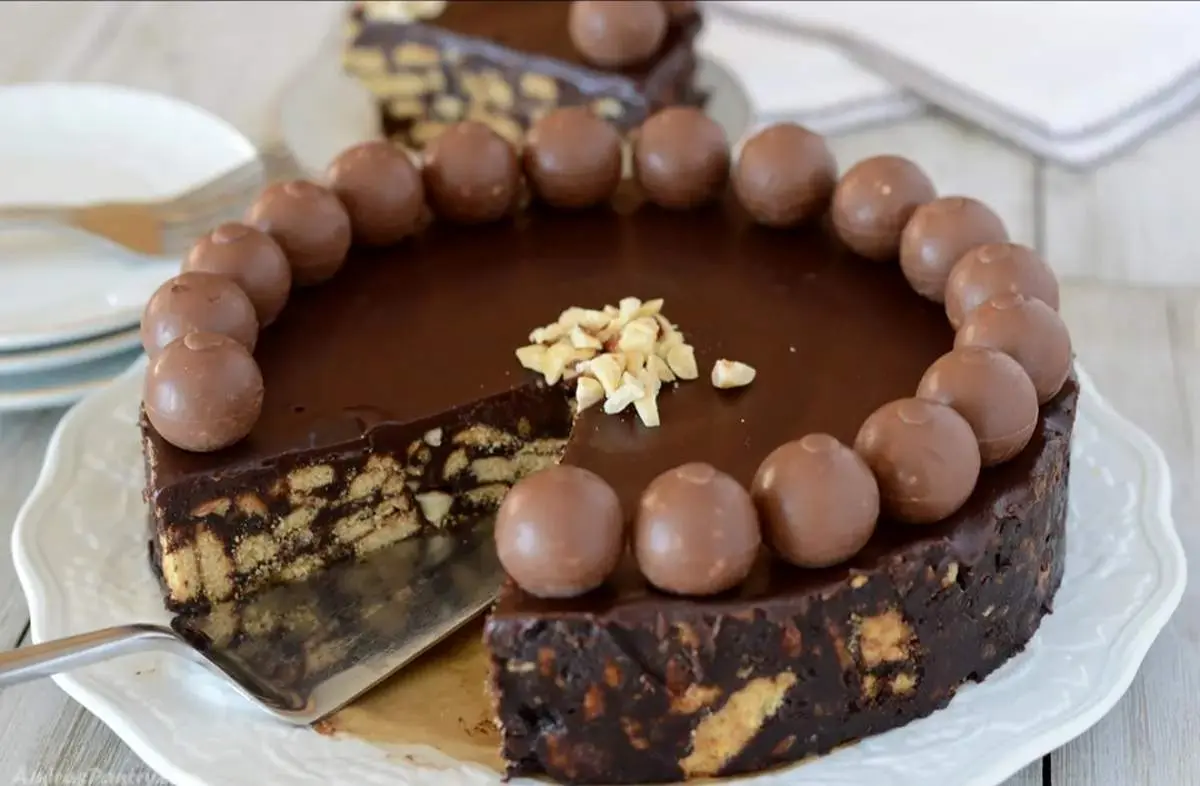 دستور سریع کیک بیسکوییتی؛ آماده در کمتر از ۳۰ دقیقه