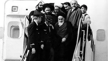 اشک های آیت الله خامنه ای در روز ورود امام خمینی به ایران