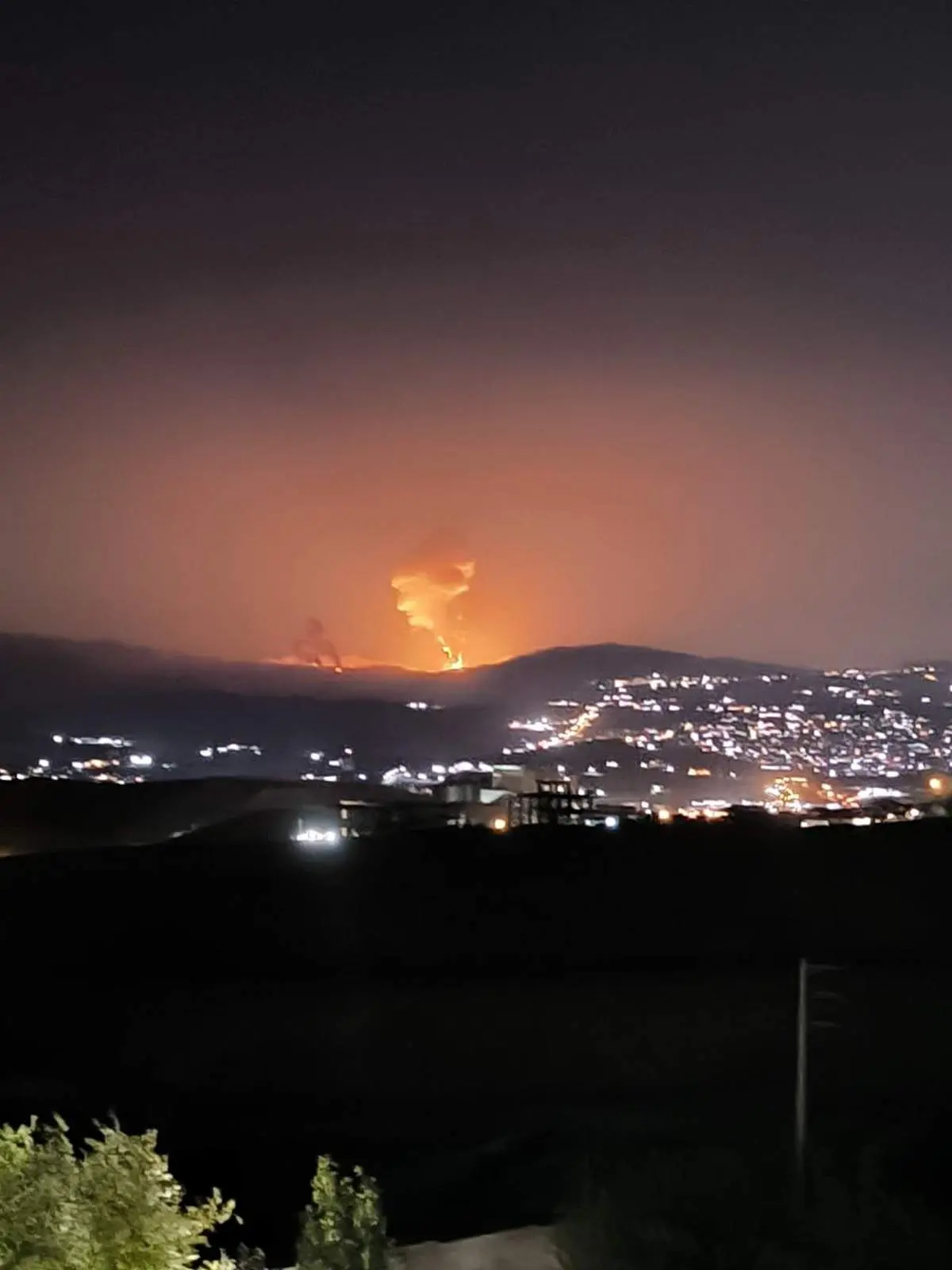 شهادت5 شهروند درپی حمله آمریکا و اسرائیل به مناطق مسکونی در محله آبسردار تهران+ عکس