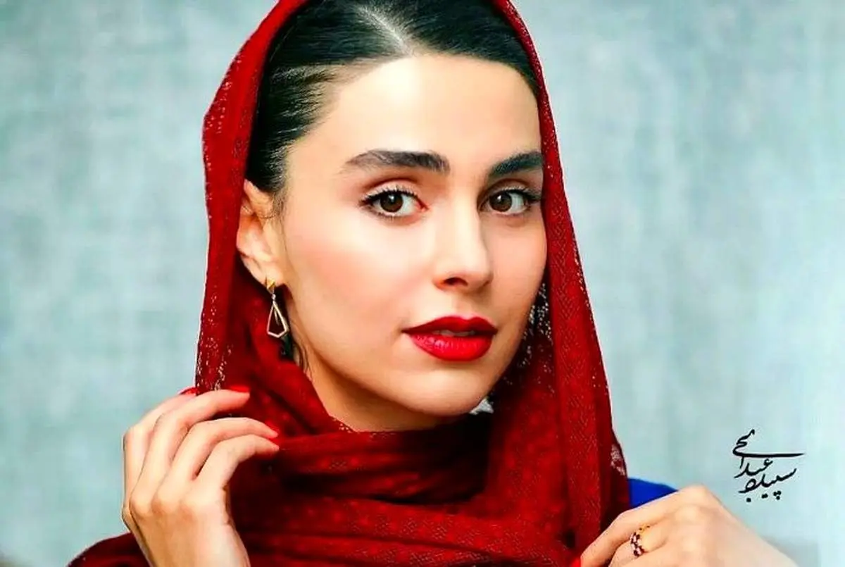 استایل هنری با چهره جذاب لاله مرزبان «بازیگر نقش آبان در سریال آبان»!