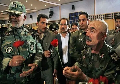 فرمانده محترم، شما اگر به وظایف‌ت درست عمل می‌کردی، نیازی نبود سرباز رو خسته و گرسنه وادار به بیگاری کنی+ فیلم