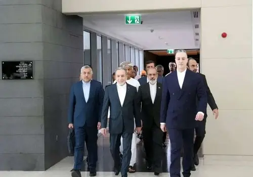 فرمانده سنتکام در مذاکرات مسقط؛ هشدار یا مانع جنگ؟ 