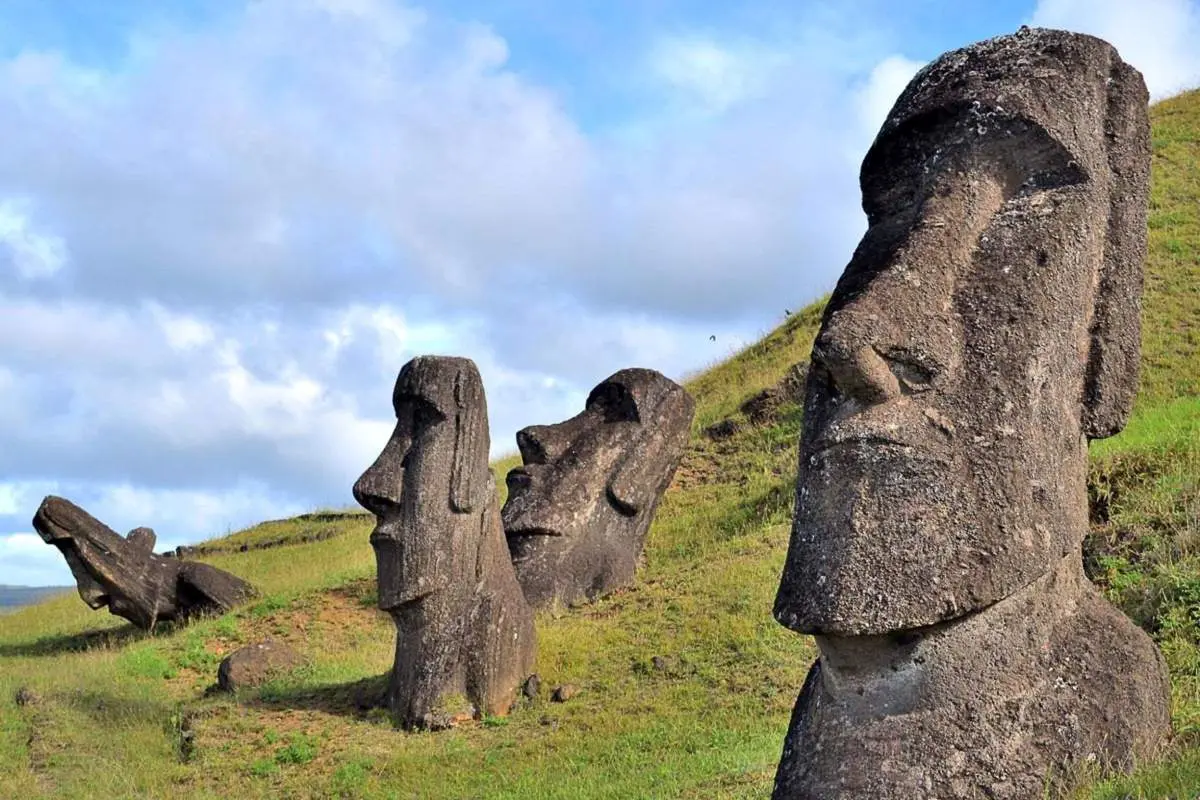 غول‌های سنگی ایستر؛ نشانه‌ای از جدال قبیله‌ای یا باورهای مذهبی؟

