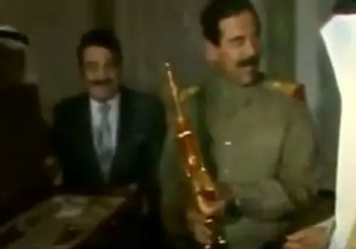 تصویری از «صدام حسین» در یک اجلاس ضد مصری در بغداد