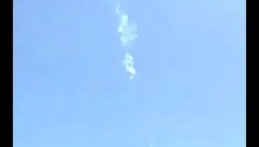 لحظه ایجکت دو خلبان از جنگنده‌ای که در تهران منهدم شد/ویدیو 