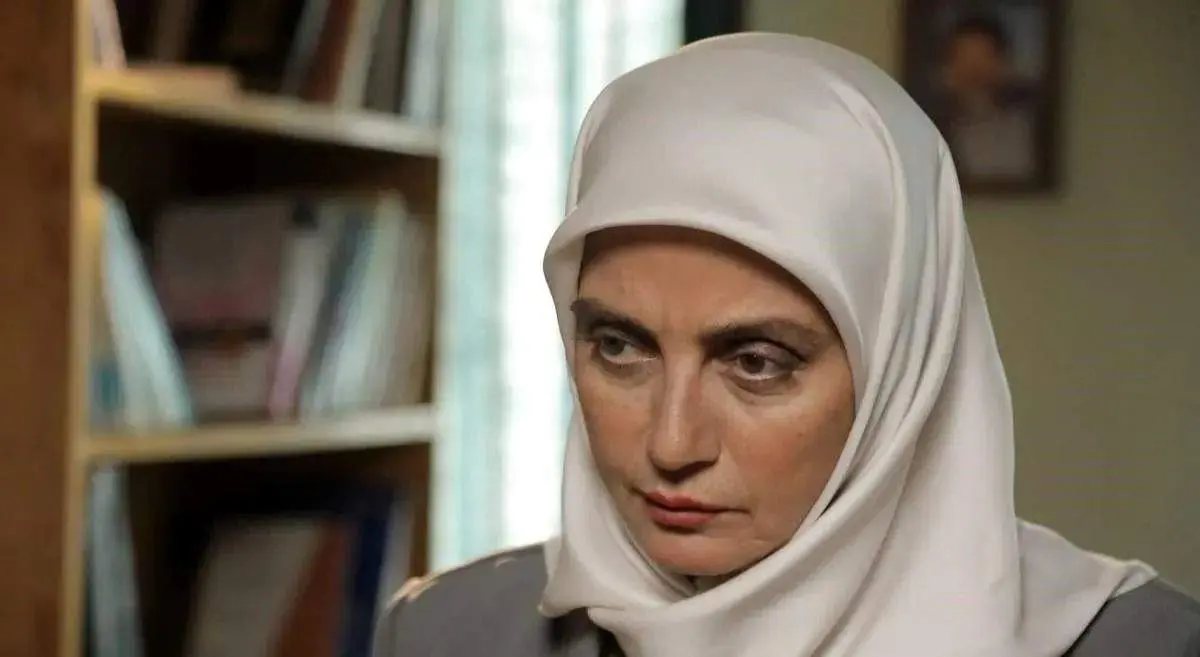 ظاهر متفاوت رویا جاویدنیا در ۶۰ سالگی: استایلی که سن را به چالش کشید!