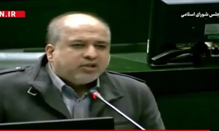 انتقاد تند خضریان؛ ۲۵۰۰ عینک آفتابی از علی دایی؟+ فیلم