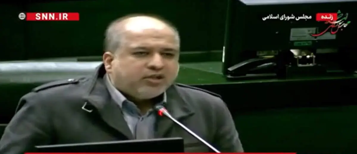 انتقاد تند خضریان؛ ۲۵۰۰ عینک آفتابی از علی دایی؟+ فیلم