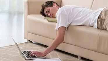 هالووین واقعی؛ بدن انسان در عصر نشستن و صفحه‌نمایش