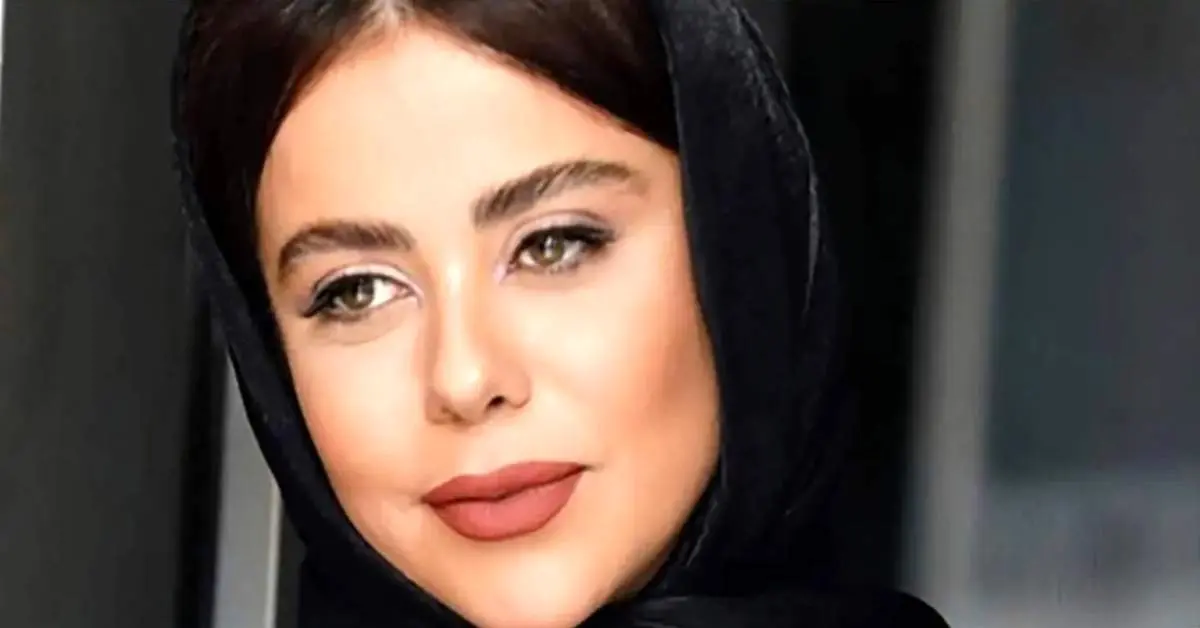 استایل خاص الهام اخوان در پشت صحنه نمایش «جشن»