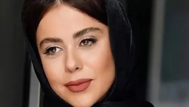 استایل خاص الهام اخوان در پشت صحنه نمایش «جشن»
