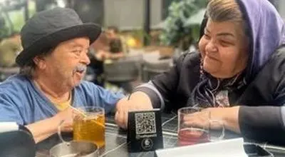 جشن تولد ساده بازیگر کوتاه قامت ایران در کنار خانواده‌اش