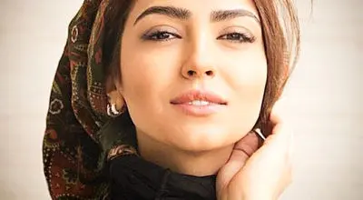 قاب زیبای مونا کرمی با نوزادش با نوشته ای عجیب!
