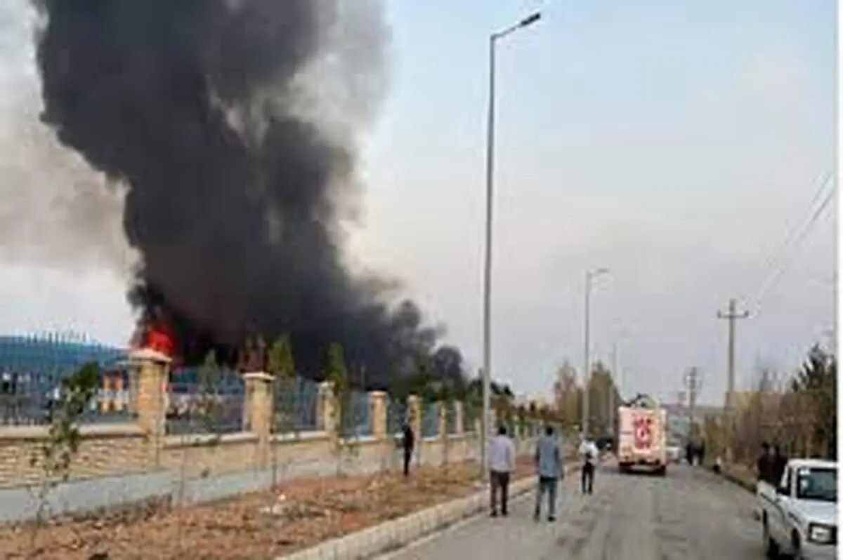 آتش‌سوزی «شمس جاوید» در آبادان؛ فرماندار: علت حادثه، سهل‌انگاری در رعایت نکات ایمنی جوشکاری است