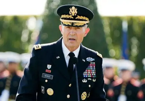 رندی جورج:یک دیوانه، ارتش را به نابودی می‌کشاند