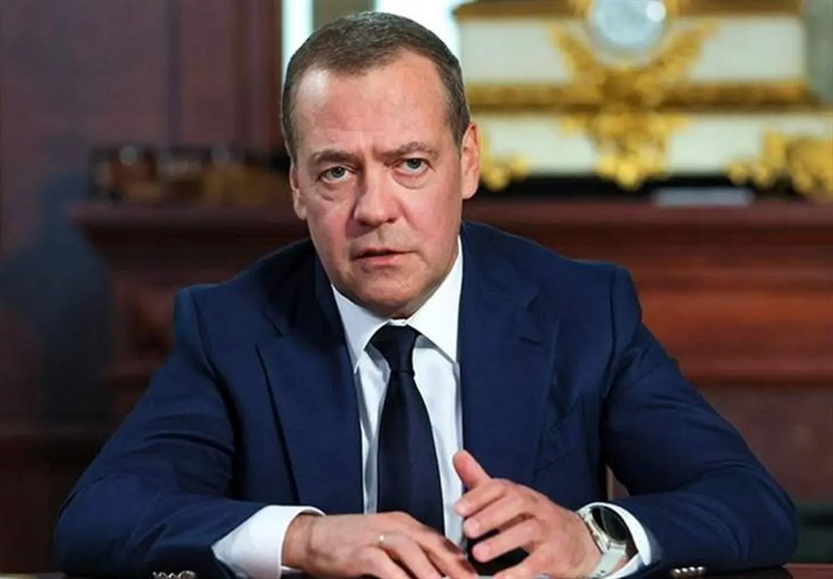 هشدار مهم  مدودف به  کشورهای خلیج فارس درباره  پایگاه‌های آمریکایی