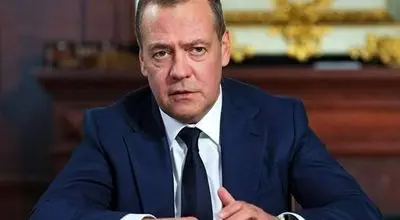 هشدار مهم  مدودف به  کشورهای خلیج فارس درباره  پایگاه‌های آمریکایی