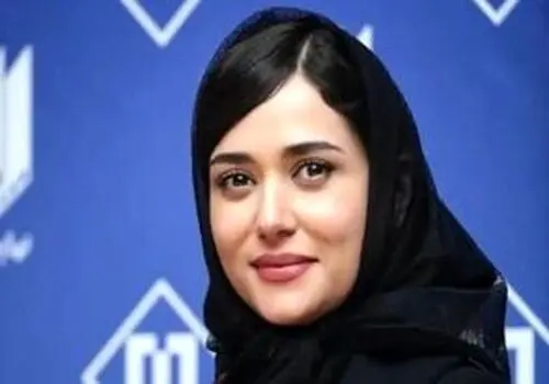 استایل رسمی و شیک پریناز ایزدیار در اکران «زن و بچه»