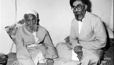 تصویر دیده‌نشده از رهبر شهید در کنار پدر و برادرش