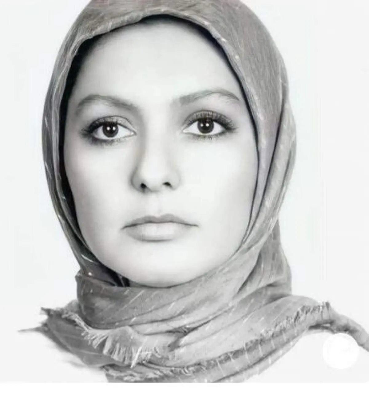 تصویر زیرخاکی از پورنگ در کنار گوگوش در سال ۱۳۵۶ + عکس