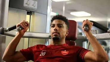 مذاکره فولاد با مدافع سابق پرسپولیس / ایوب العملود در راه اهواز؟