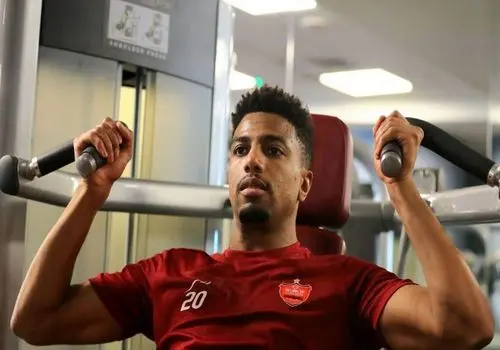 مذاکره فولاد با مدافع سابق پرسپولیس / ایوب العملود در راه اهواز؟