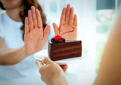 ۴ راهکار نجات‌بخش برای مقابله با هوس شیرینی در شب