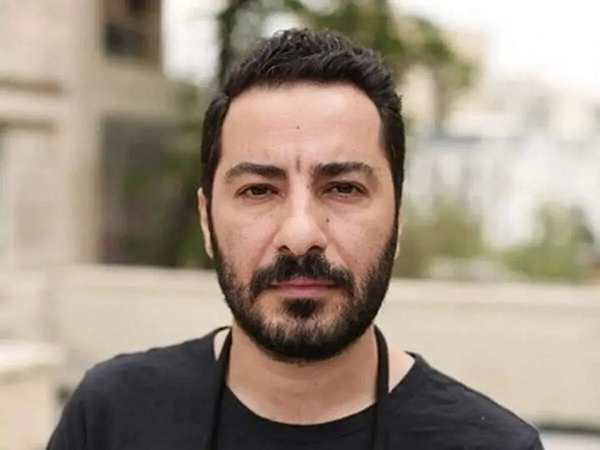 واکنش تند نوید محمدزاده به کنار گذاشته شدنش از تئاتر «آرش»؛ منو کردین گوشت قربونی که بلیط بفروشین؟!