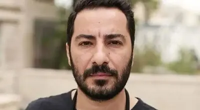 واکنش تند نوید محمدزاده به کنار گذاشته شدنش از تئاتر «آرش»؛ منو کردین گوشت قربونی که بلیط بفروشین؟!