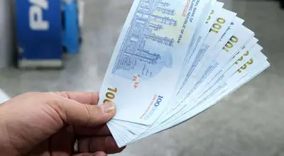 واریز ۱.۲ میلیون تومان به حساب سرپرستان خانوار توسط دولت پزشکیان آغاز شد