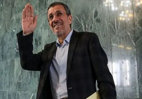 دیدار احمدی‌نژاد با دوستان و همکارانش خبرساز شد + تصاویر