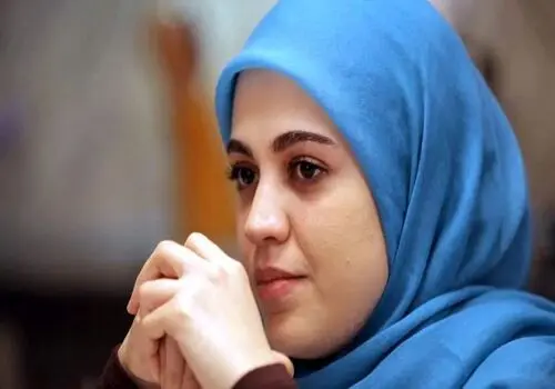 خانم بازیگر ایرانی با سگش در وسط مراسم ازدواجش حاضر شد/عکس