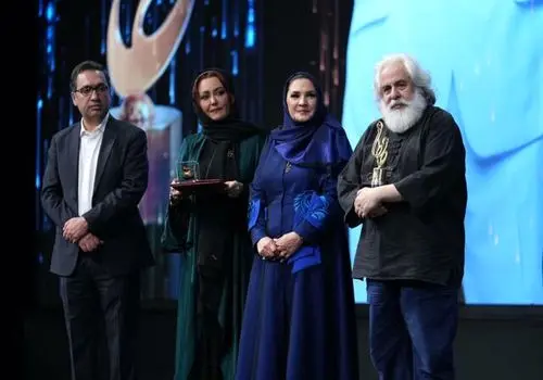 ستاره‌های سینما و تلویزیون حافظ گرفتند