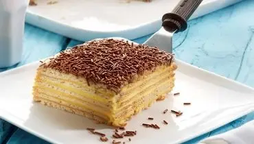 طرز دسر یخچالی با بیسکویت پتی بور و خامه
