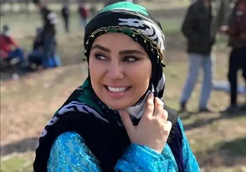 عکسی تازه منتشر شده از طاووس سریال بامداد خمار!