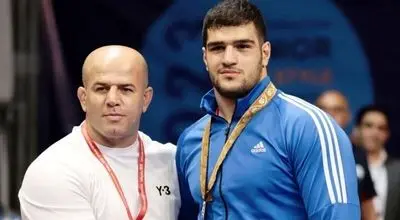 این کشتی گیر ایرانی رسما عضو تیم ملی کشتی آذربایجان شد + عکس