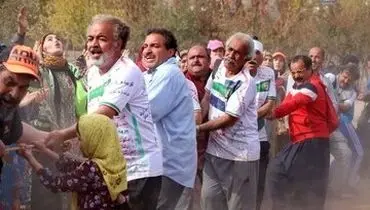 حضور بازیگر سریال «نون خ» در جمع هلال‌احمر+ فیلم
