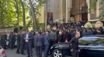حضور گسترده مردم و شخصیت های برجسته در مراسم سومین روز درگذشت حاج علی‌اکبر انصاری