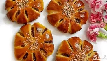 طرز تهیه شیرینی نان خرمایی کرمانشاه+فیلم