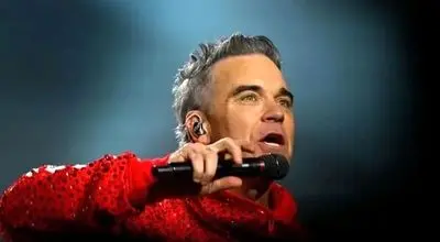 خواننده مشهور دارد نابینا می‌شود