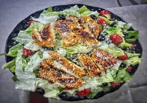 طرز تهیه سالاد سزار ایتالیایی با سس مخصوص

