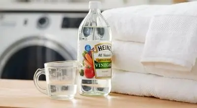 ۸ ترفند طلایی استفاده از سرکه سفید در شستشوی لباس‌ ها

