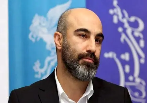 دور افتخار خلبان هلی‌کوپتر بر فراز  خانه پدری در روستا در روز پدر + فیلم